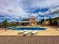 Increíble villa de 2 plantas con piscina en Pinoso in Inland Villas Spain