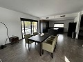Moderne Villa mit 5 Schlafzimmern und 3 Badezimmern in Macisvenda in Inland Villas Spain