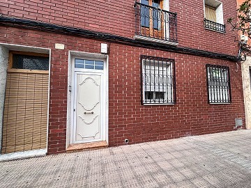 Perfect ground floor town house to renovate in Yecla
