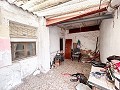 Perfect herenhuis op de begane grond om te renoveren in Yecla in Inland Villas Spain
