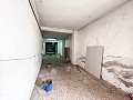 Perfecta casa de pueblo en planta baja para reformar en Yecla in Inland Villas Spain
