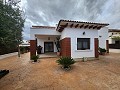 Stadtvilla mit 3 Schlafzimmern, nur wenige Gehminuten von Monovar entfernt, mit Gemeinschaftspool und Padelplätzen in Inland Villas Spain