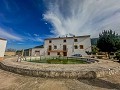 Enorme villa met 11 slaapkamers en zwembad in Ontinyent in Inland Villas Spain