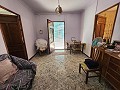 Stadshuis met 3 slaapkamers en 2 badkamers voor modernisering in Barinas in Inland Villas Spain