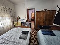 Stadshuis met 3 slaapkamers en 2 badkamers voor modernisering in Barinas in Inland Villas Spain