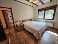 Woning met 2 (mogelijk 3) slaapkamers, 2 badkamers en grote tuinen in Inland Villas Spain