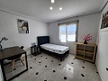 Groot herenhuis met 5 slaapkamers en binnenzwembad in Inland Villas Spain