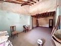 Geräumiges Landhaus mit 8 Zimmern zum Renovieren in Yecla in Inland Villas Spain