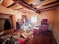 Maison de campagne spacieuse de 8 pièces à rénover à Yecla in Inland Villas Spain