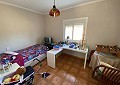 Finca met 3 slaapkamers en 2 badkamers in Sax met meer dan 16.000 m2 grond in Inland Villas Spain