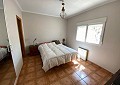 Finca met 3 slaapkamers en 2 badkamers in Sax met meer dan 16.000 m2 grond in Inland Villas Spain